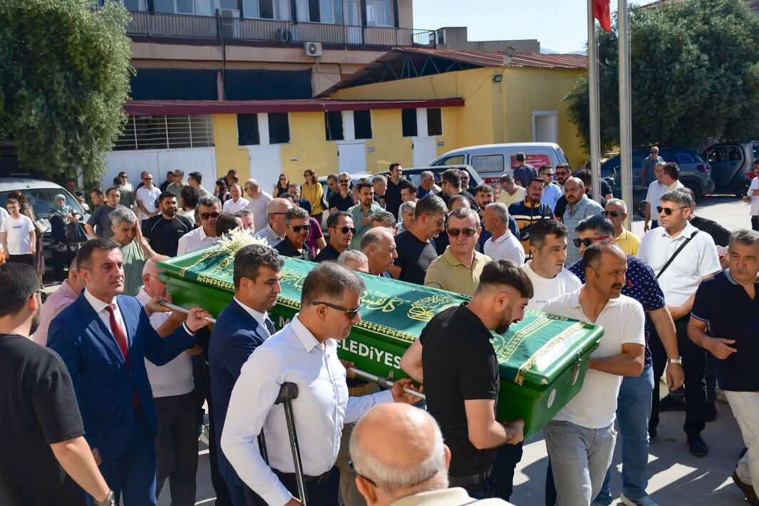 Milas Eğitim Camiasında Çifte Acı: Öğretmen Nevzat Ürekil ve Personel Alpaslan Adlım Son Yolculuklarına Uğurlandı 3